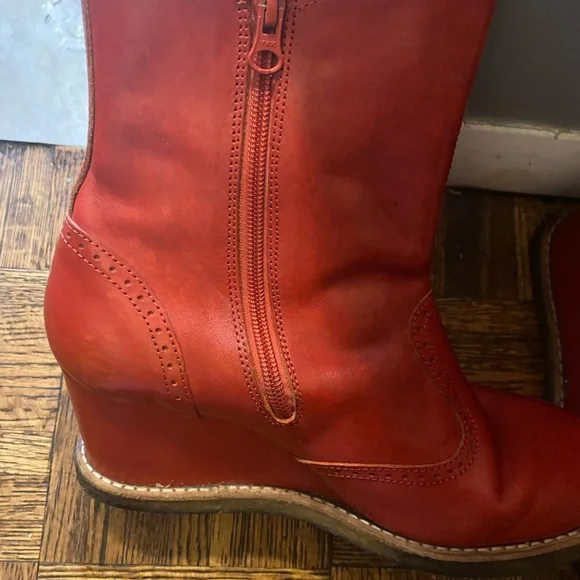 Genuine Red Hasbeens Short Wedge boot size 41 EUC - Picture 4 of 7